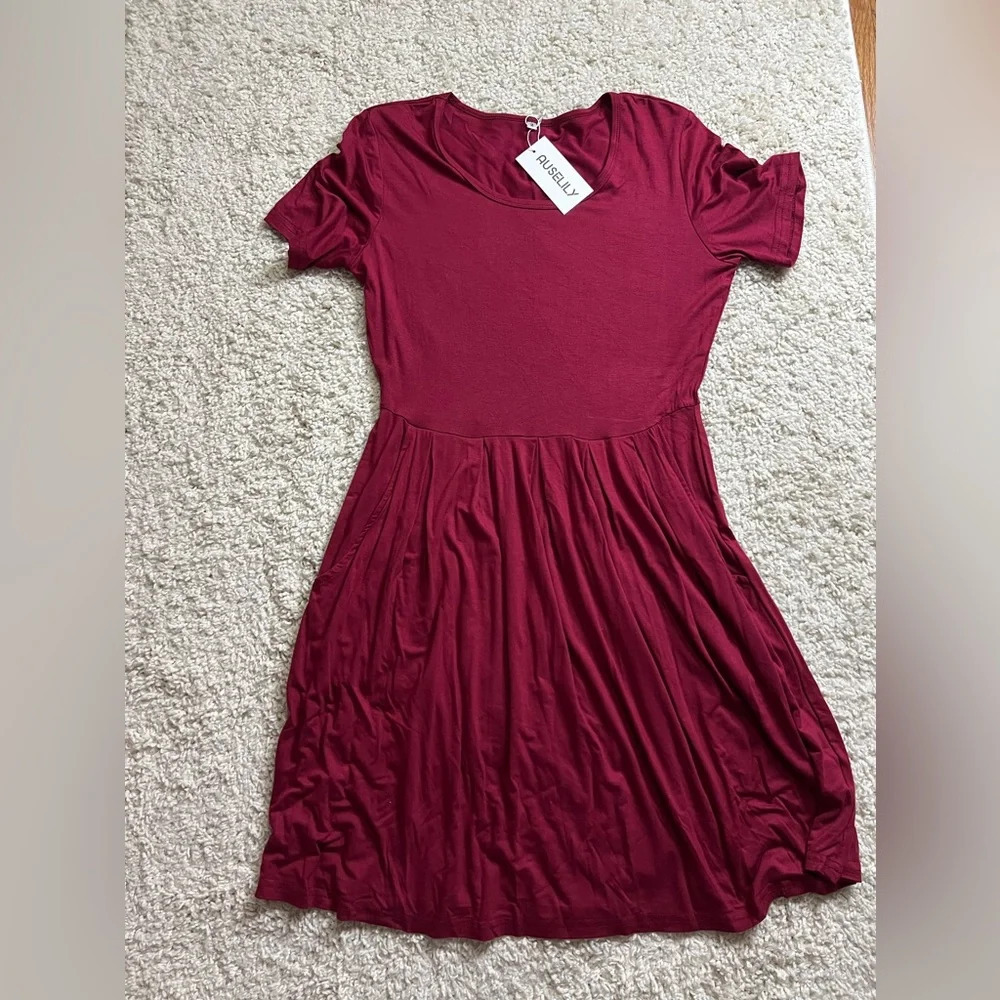 Size Medium Women’s Auselily Burgundy Dress NWT